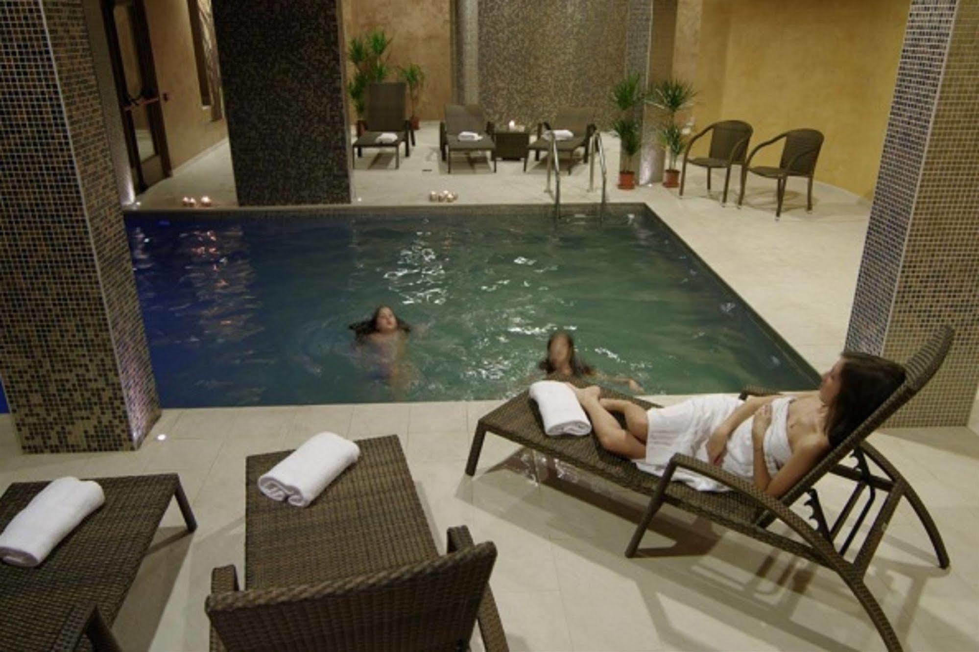 Hotel Natura كاستل دي سانجرو المظهر الخارجي الصورة